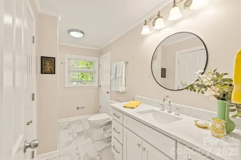 7108 Preston Court Charlotte NC 28215