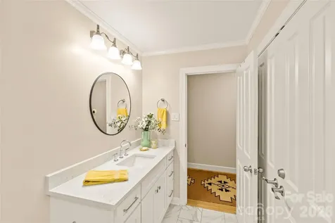 7108 Preston Court Charlotte NC 28215
