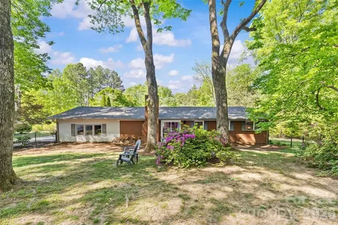 7108 Preston Court Charlotte NC 28215