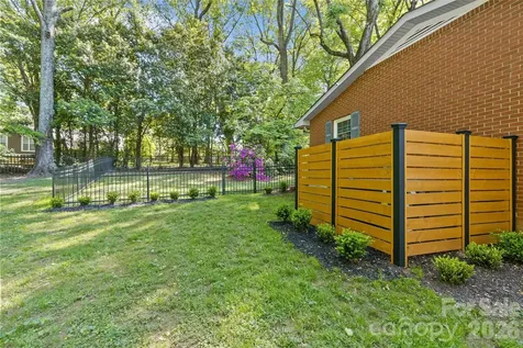 7108 Preston Court Charlotte NC 28215