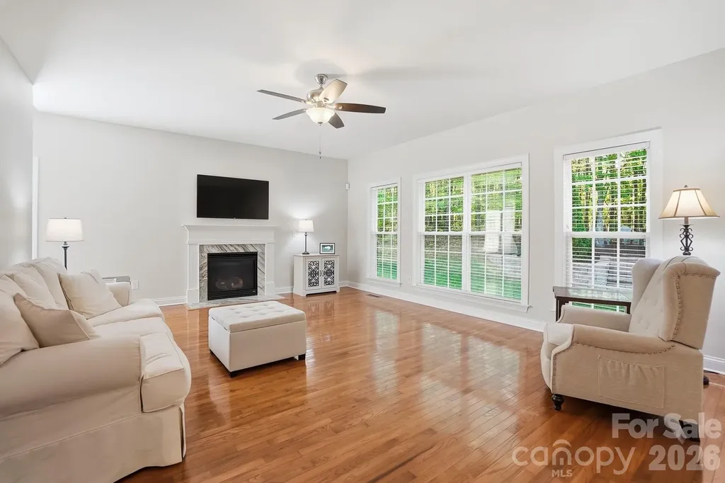 807 Crown Vista Court Wesley Chapel NC 28110