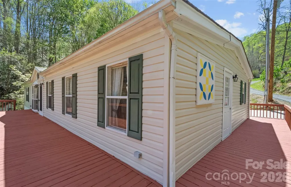 469 Hensley Branch Road Burnsville NC 28714