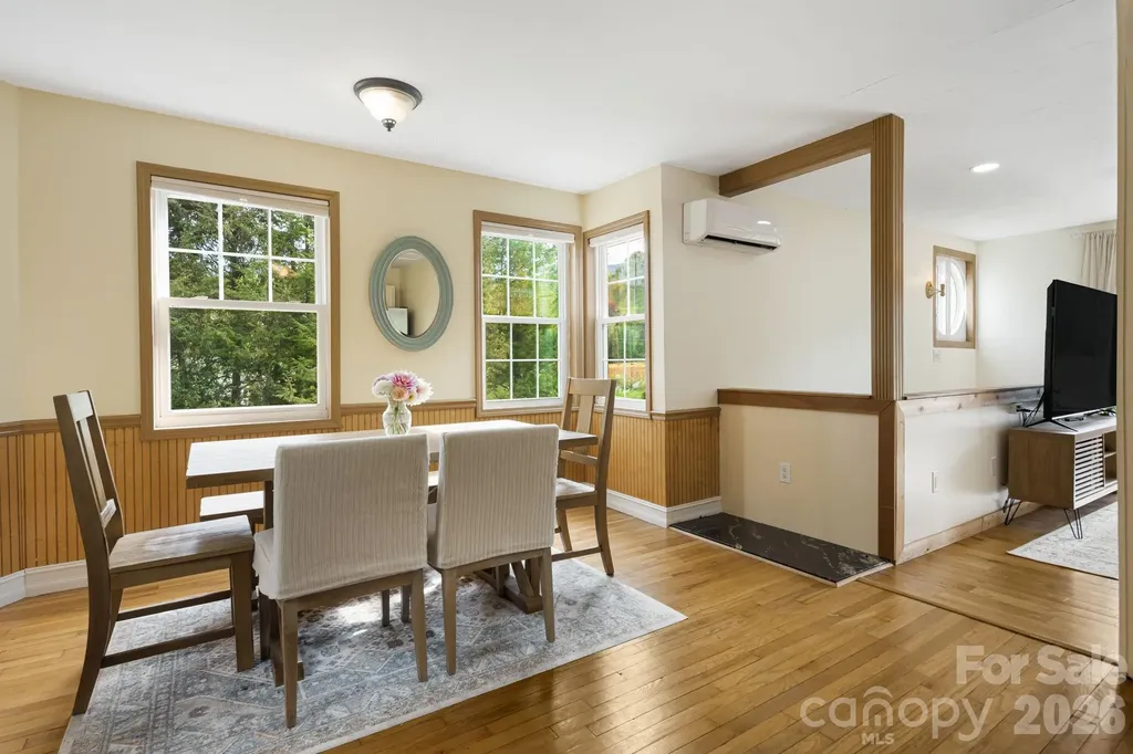 25 Pinewood Drive Waynesville NC 28786