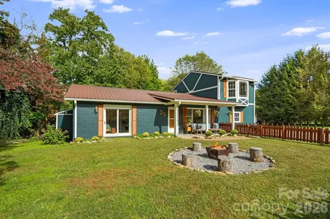 25 Pinewood Drive Waynesville NC 28786