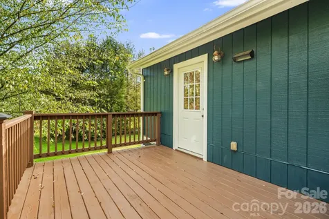 25 Pinewood Drive Waynesville NC 28786