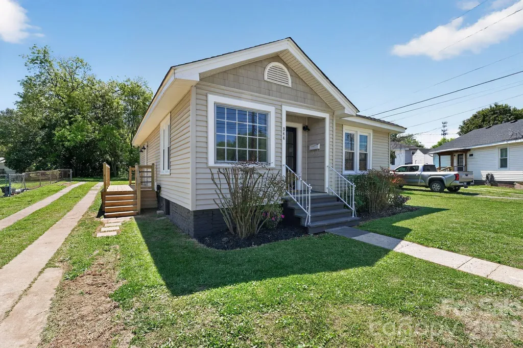 344 Mayflower Avenue Cramerton NC 28032