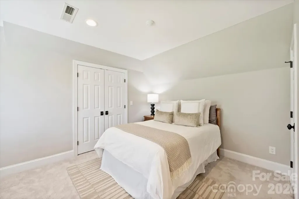 7010 Seton House Lane Charlotte NC 28277