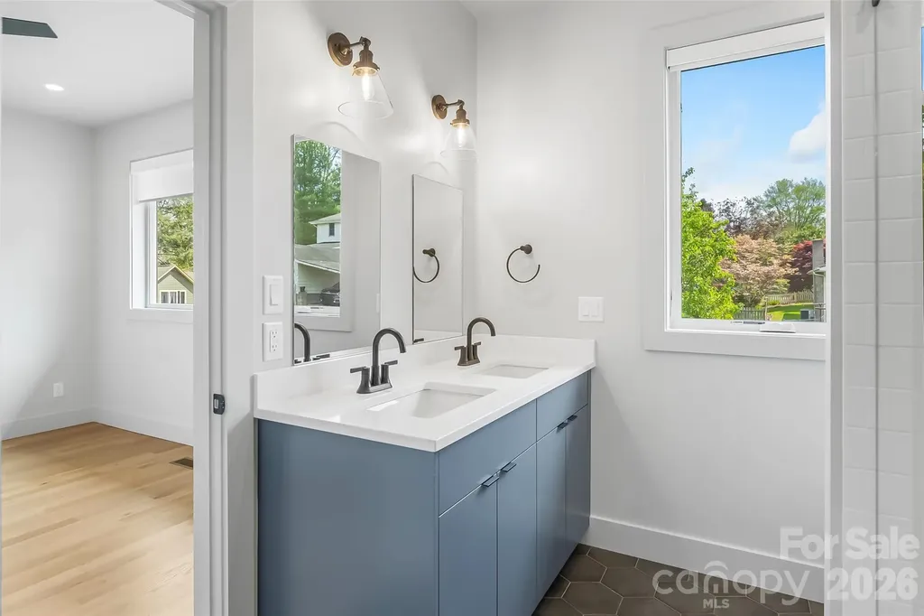 34 Fern Street Asheville NC 28803