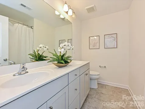 9238 Glenburn Lane Charlotte NC 28278