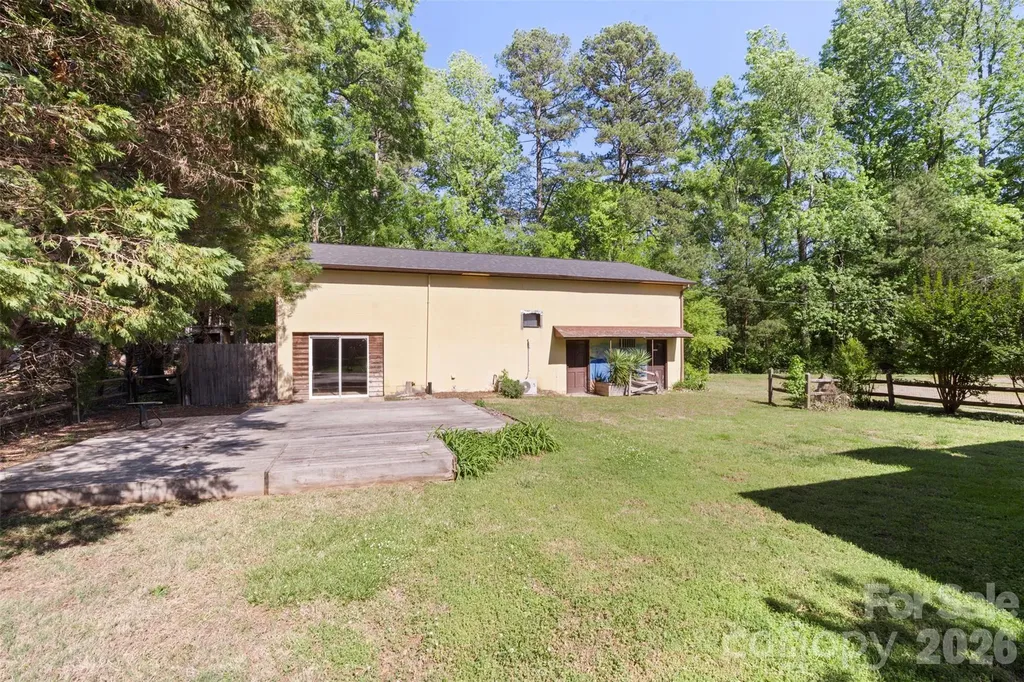 5208 Hickory Grove Road Mount Holly NC 28120