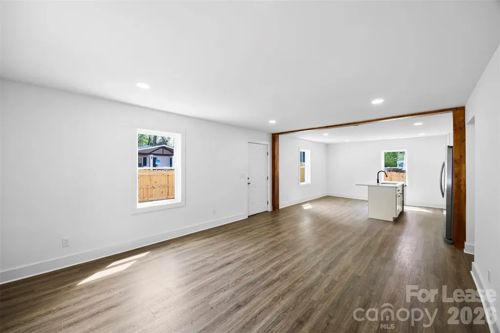 2942 Reid Avenue Charlotte NC 28208