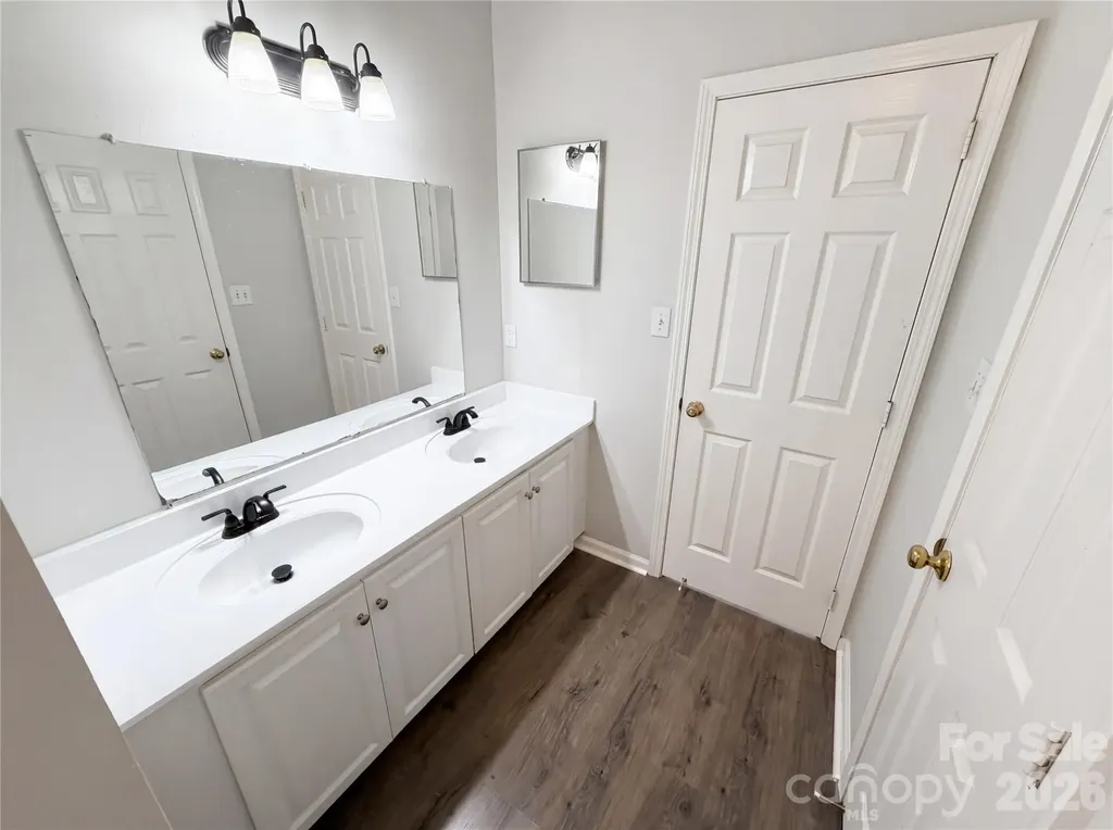 2405 Celosia Drive Charlotte NC 28262