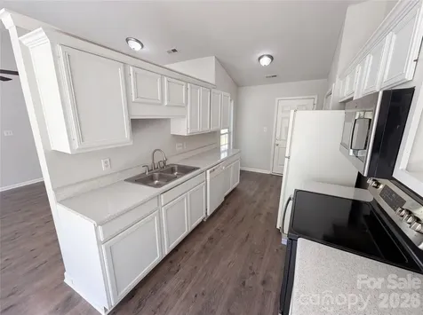2405 Celosia Drive Charlotte NC 28262