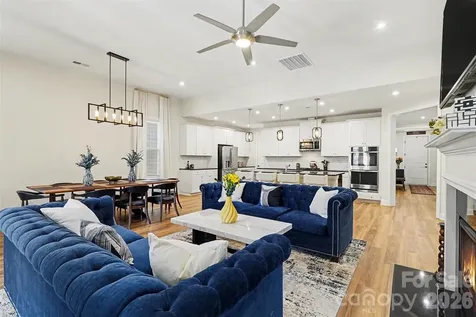 10420 Superb Lane Charlotte NC 28215