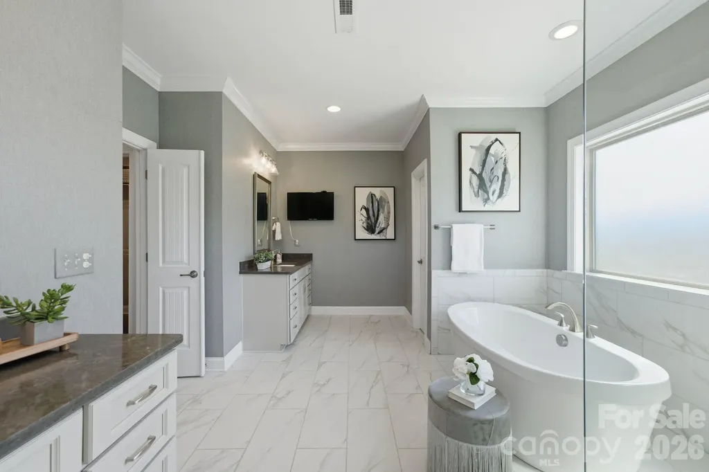 1020 Liggets Drive Matthews NC 28104