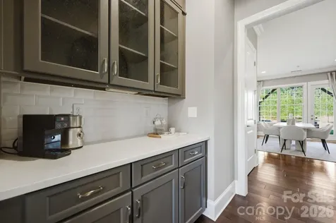 1020 Liggets Drive Matthews NC 28104
