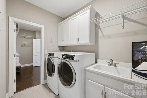 1020 Liggets Drive Matthews NC 28104