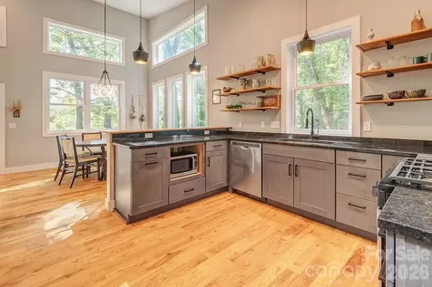 42 Salola Street Asheville NC 28806