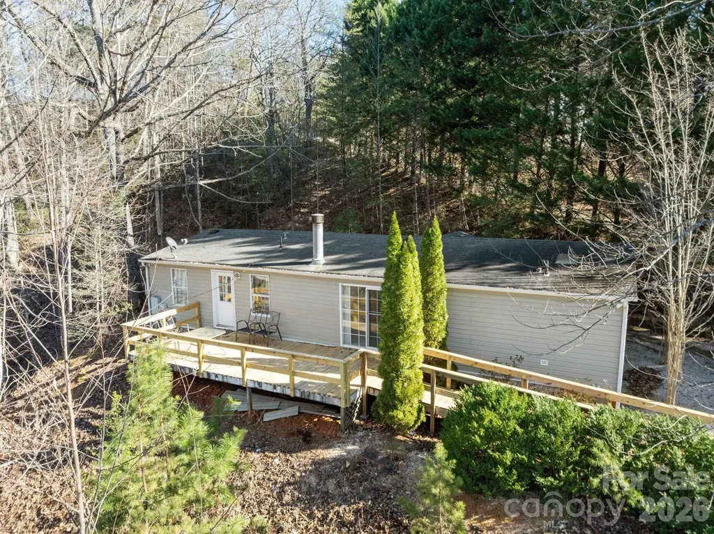 102 Scotts Cove Road Nebo NC 28761