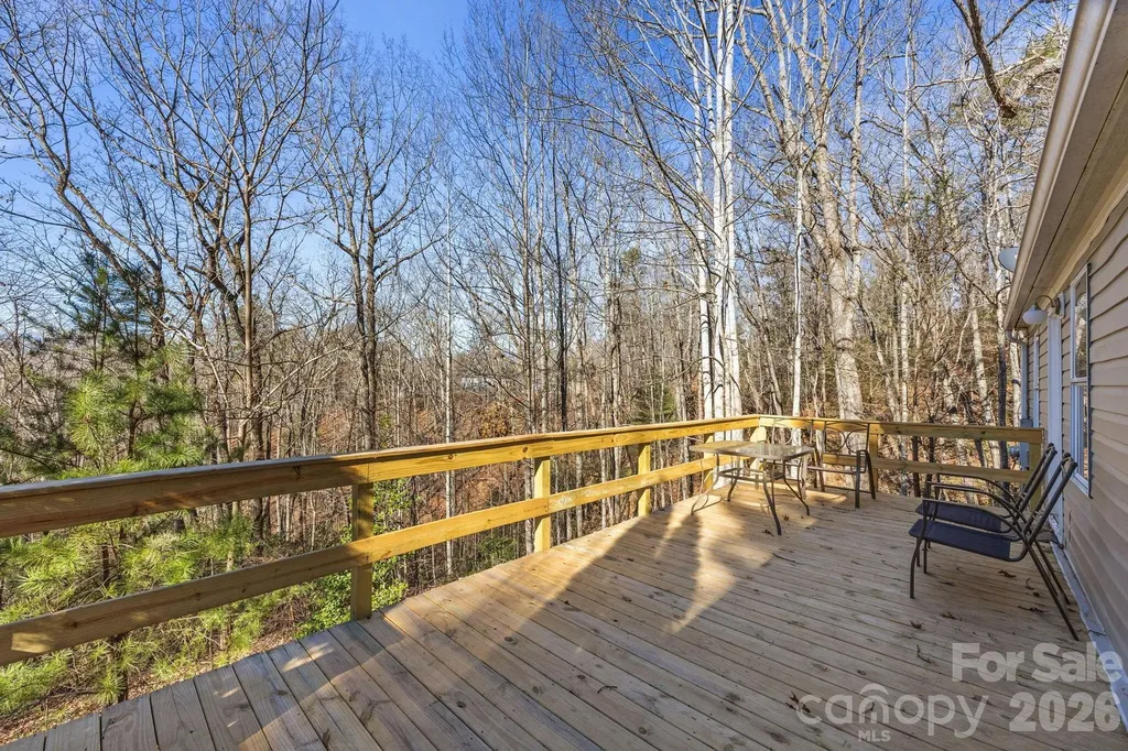 102 Scotts Cove Road Nebo NC 28761