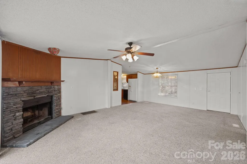 102 Scotts Cove Road Nebo NC 28761
