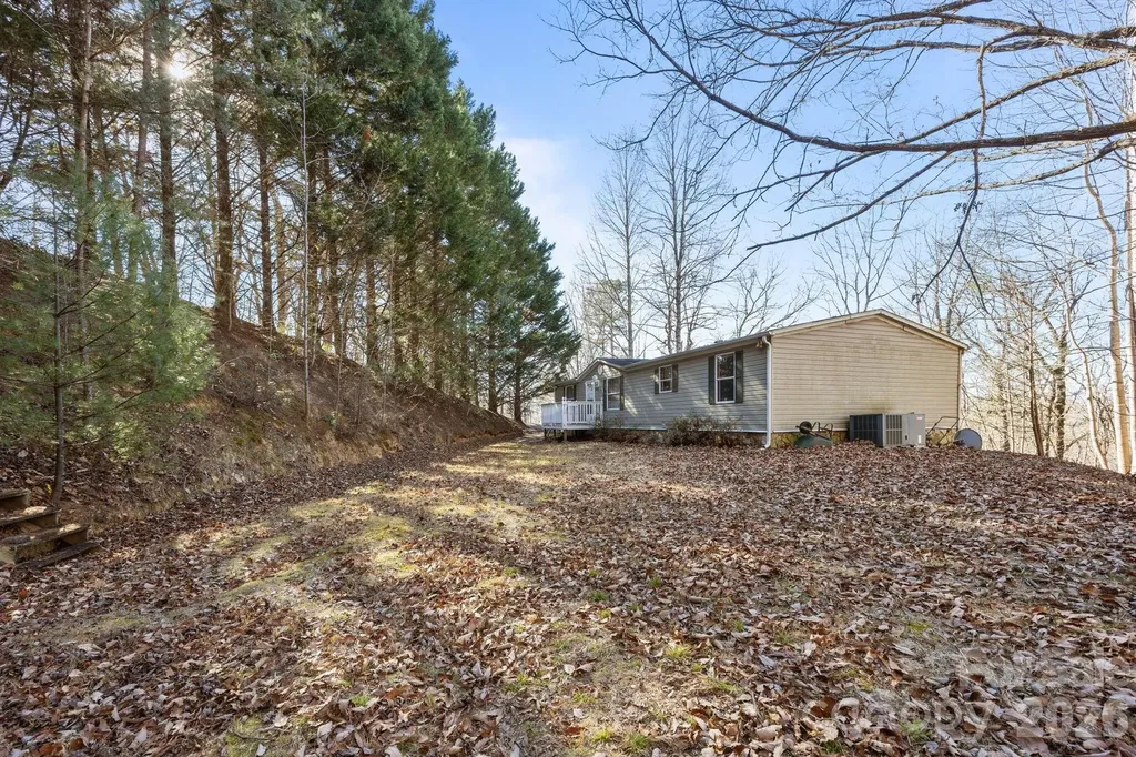 102 Scotts Cove Road Nebo NC 28761