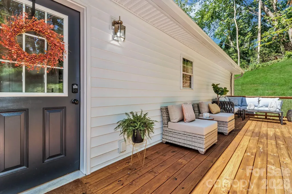 21 Carolinda Lane Waynesville NC 28786