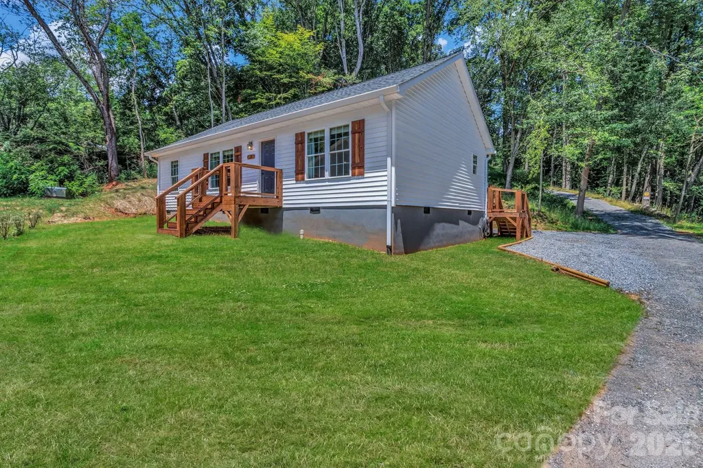 21 Carolinda Lane Waynesville NC 28786