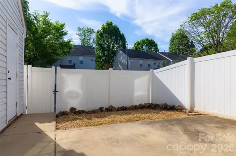 8224 Shinkansen Drive Charlotte NC 28213