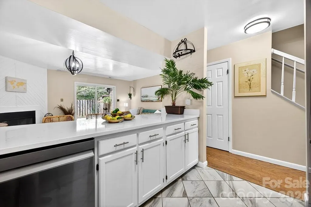 16 Spears Avenue Asheville NC 28801