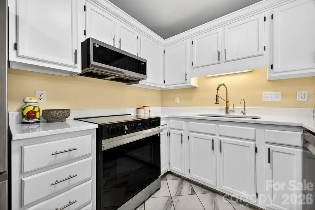 16 Spears Avenue Asheville NC 28801