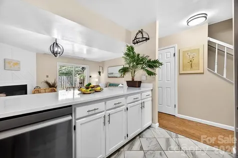 16 Spears Avenue Asheville NC 28801