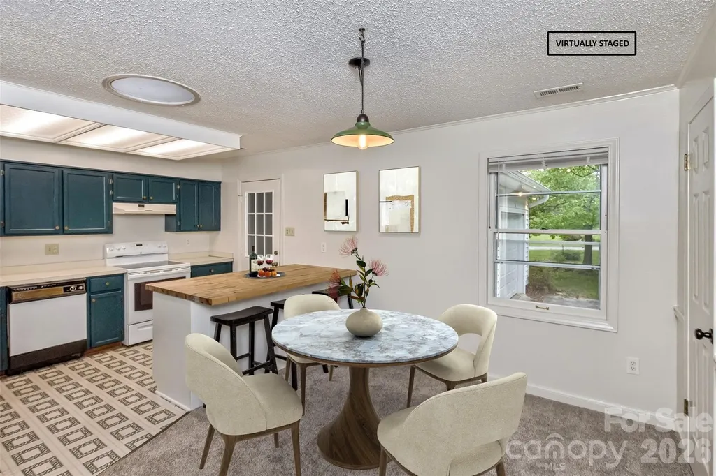 7 Teaneck Circle Hendersonville NC 28791