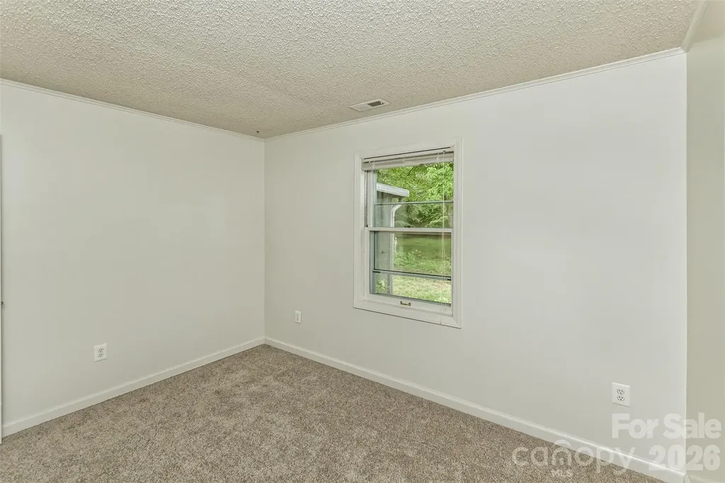 7 Teaneck Circle Hendersonville NC 28791