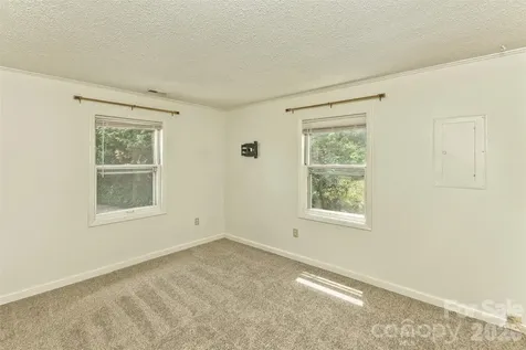 7 Teaneck Circle Hendersonville NC 28791