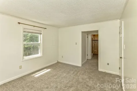 7 Teaneck Circle Hendersonville NC 28791
