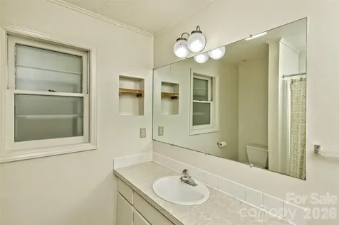 7 Teaneck Circle Hendersonville NC 28791