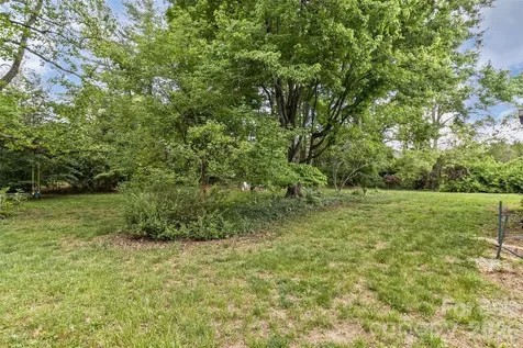 7 Teaneck Circle Hendersonville NC 28791
