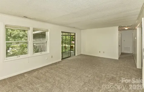 7 Teaneck Circle Hendersonville NC 28791
