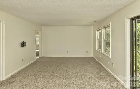 7 Teaneck Circle Hendersonville NC 28791