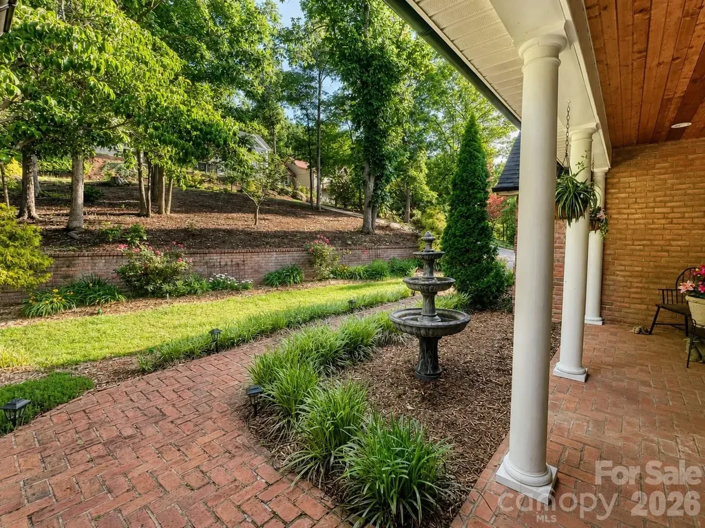 11 High Meadow Drive Weaverville NC 28787