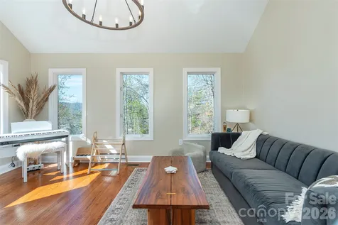11 High Meadow Drive Weaverville NC 28787