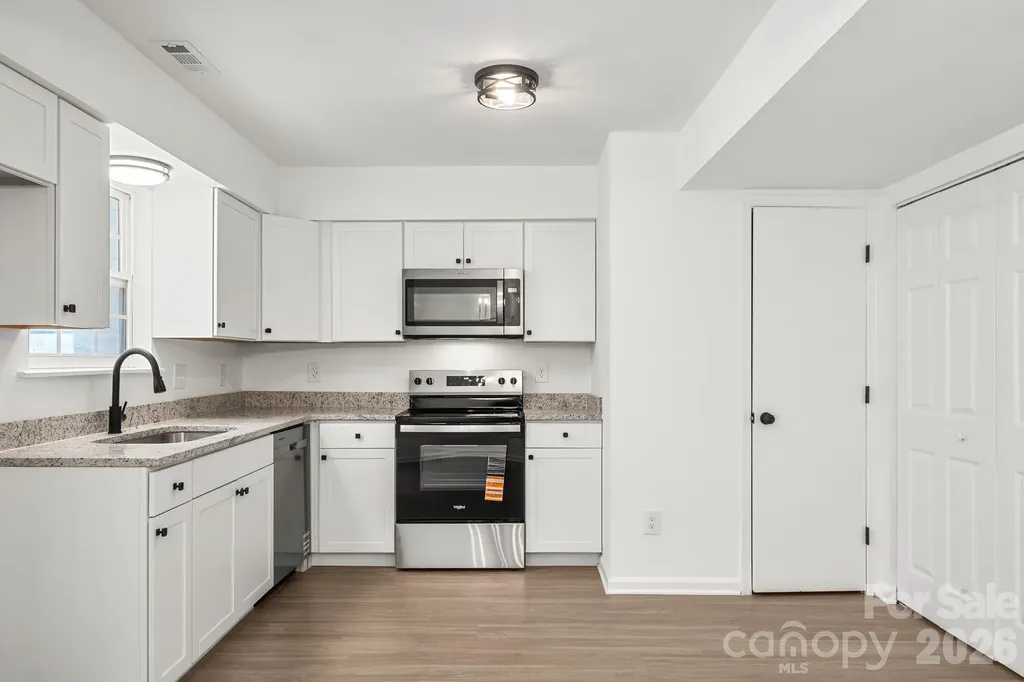 8517 Castle Pine Court Charlotte NC 28226