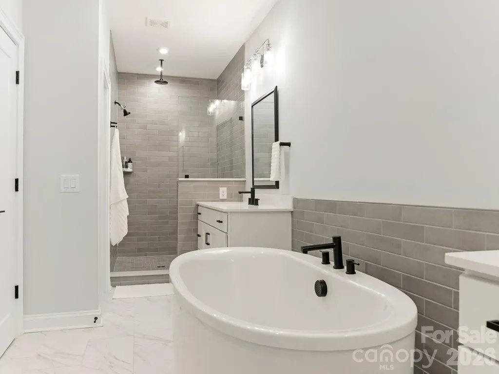 2555 Deacon Avenue Charlotte NC 28204