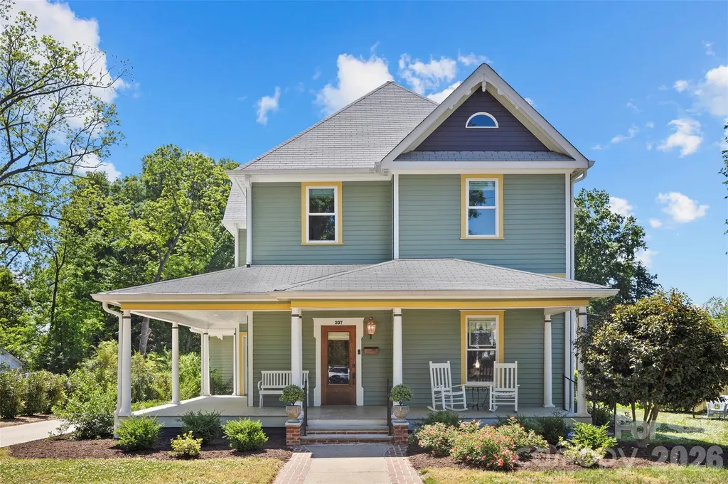 207 W Academy Street Cherryville NC 28021