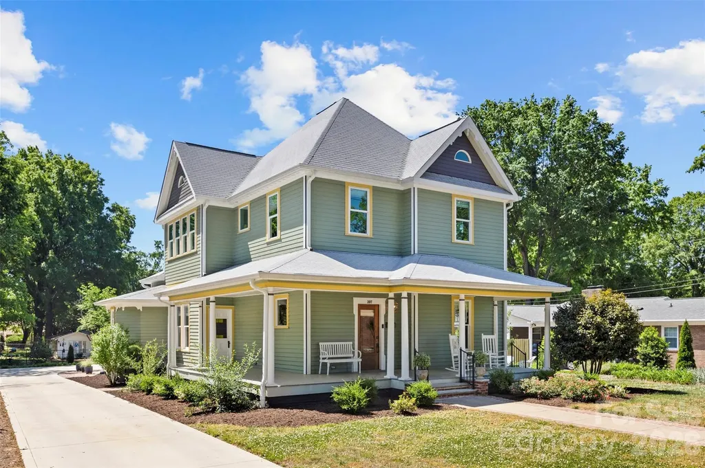 207 W Academy Street Cherryville NC 28021