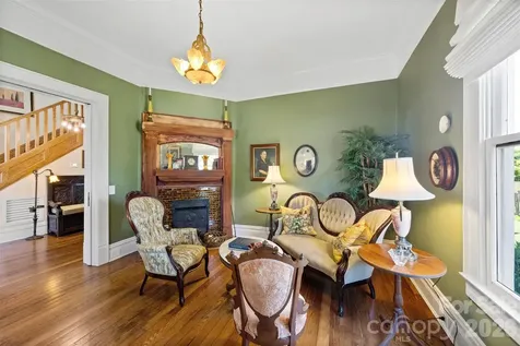 207 W Academy Street Cherryville NC 28021