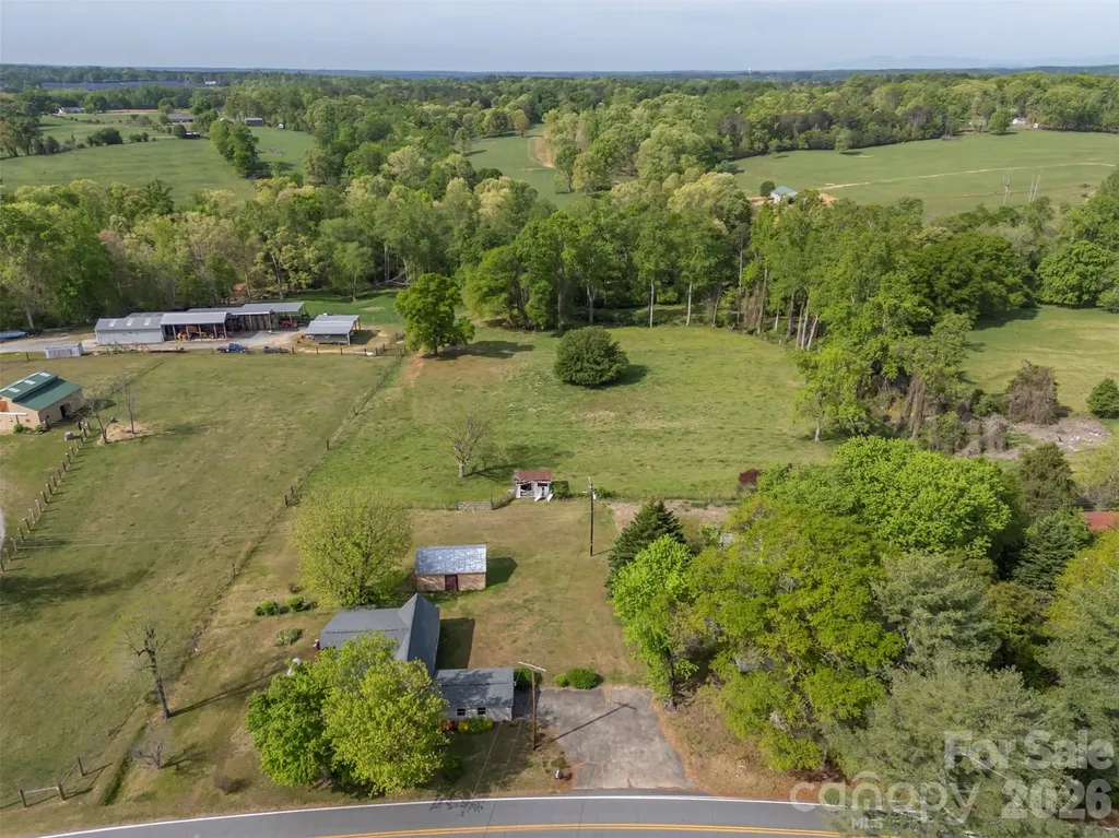 504 Old Henrietta Road Forest City NC 28043