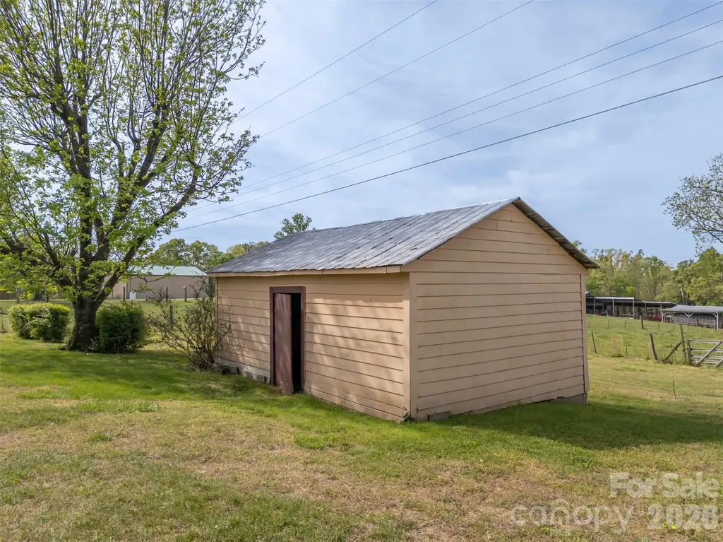 504 Old Henrietta Road Forest City NC 28043