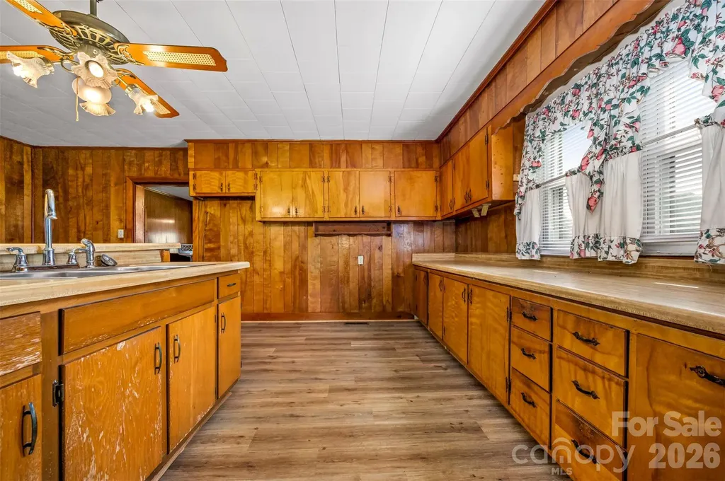 504 Old Henrietta Road Forest City NC 28043